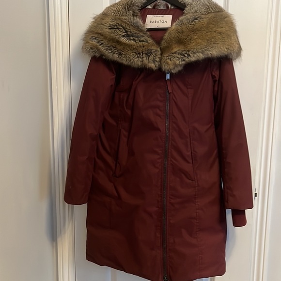 *SOLD* Aritzia Black Babaton Gillian Parka MINT Condition - Picture 7 of 14